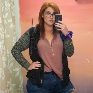 Meet your Posher, Brit